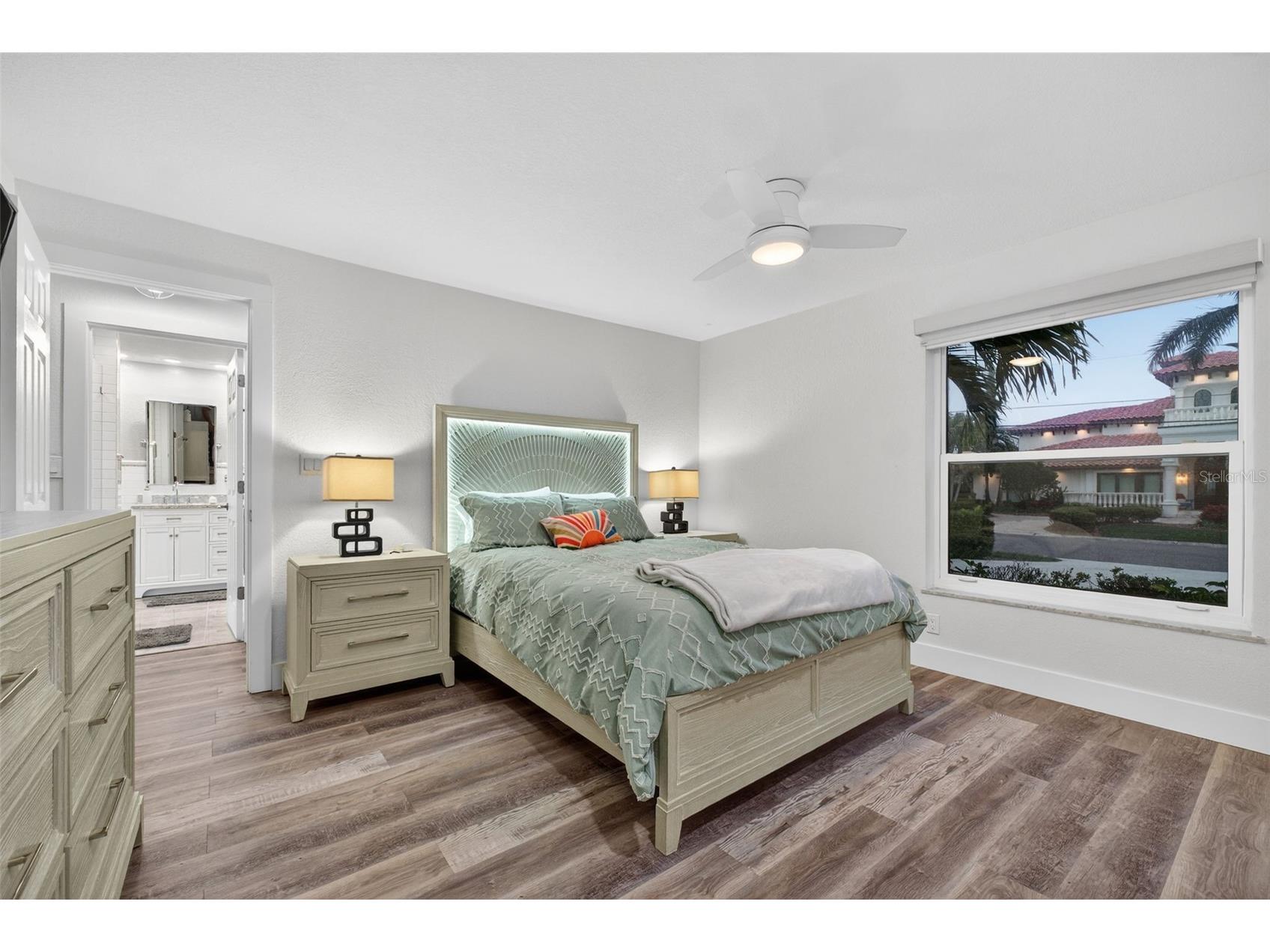 136 Windward Island Clearwater Beach FL 33767 TB8475218 image27