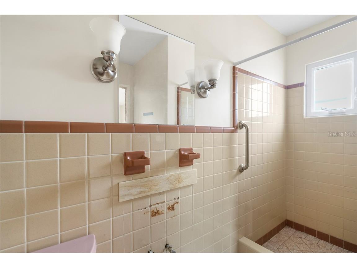 1360 Aqua View Englewood FL 34223 - LEMON BAY N6140900 image9