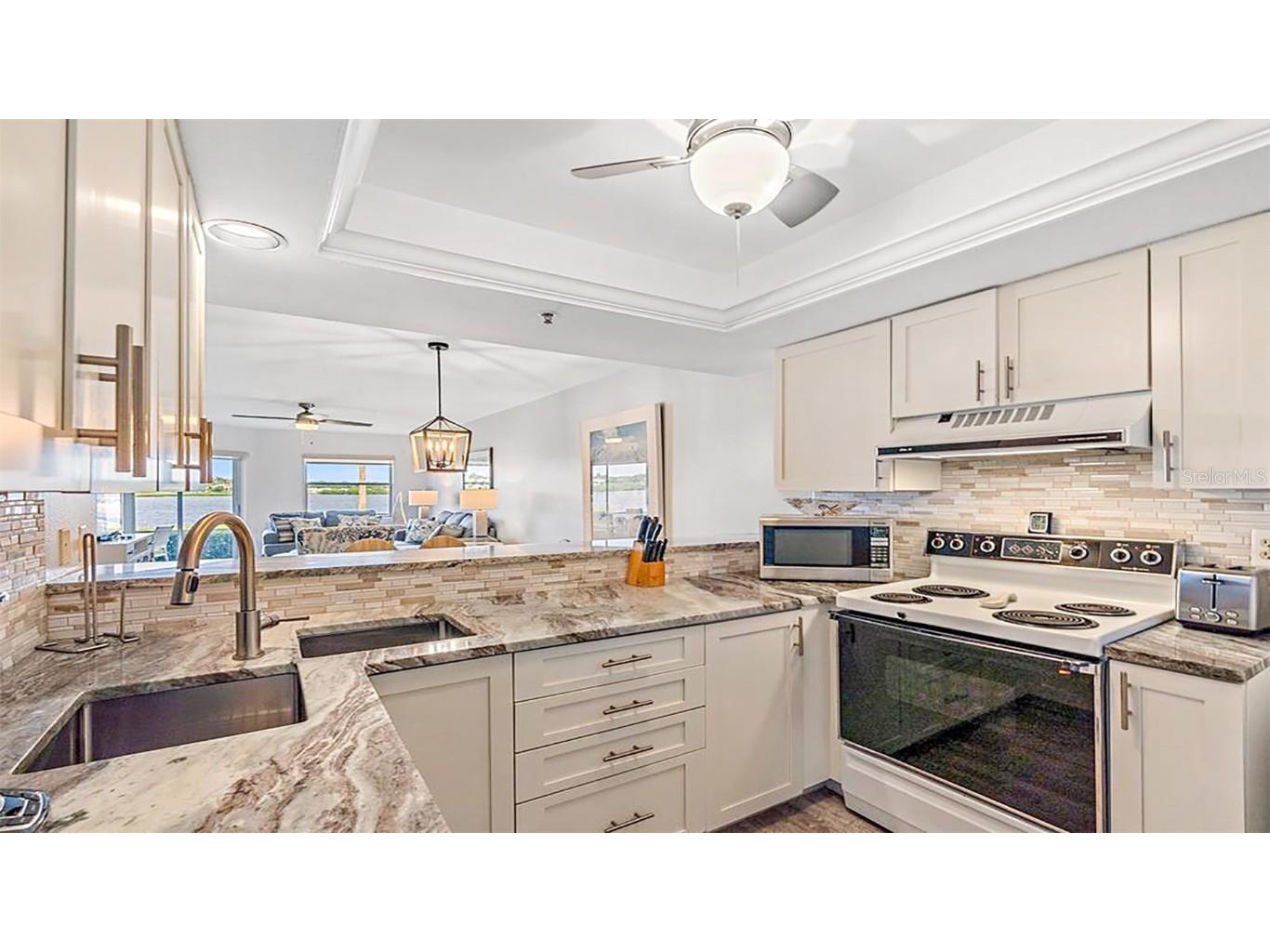 1360 Siesta Bayside Drive #1360-D Sarasota FL 34242 A4588739 image10