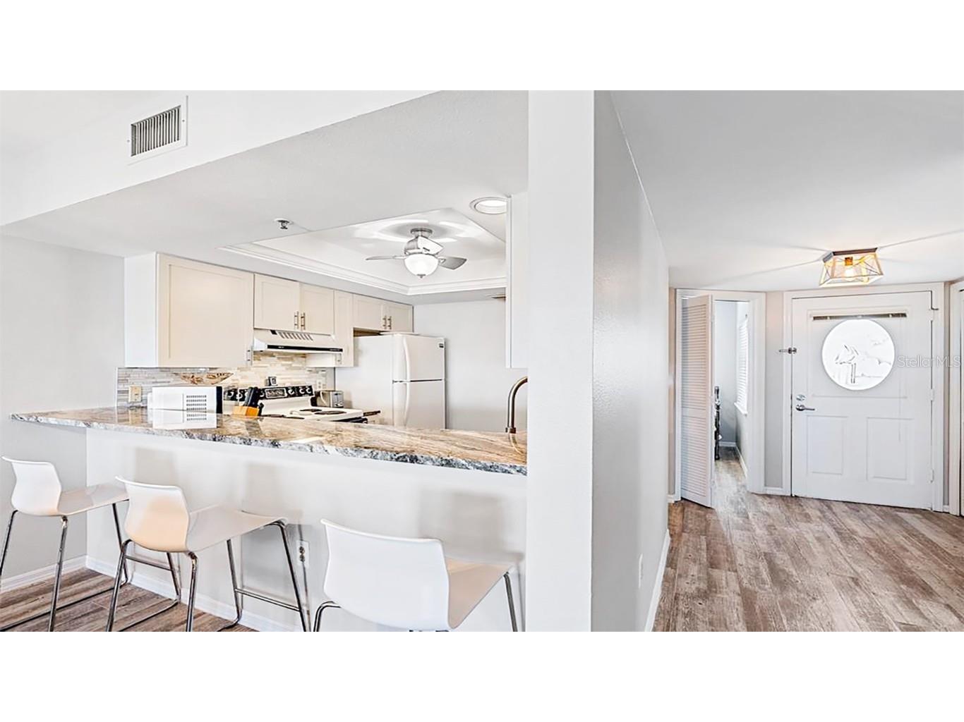 1360 Siesta Bayside Drive #1360-D Sarasota FL 34242 A4588739 image11