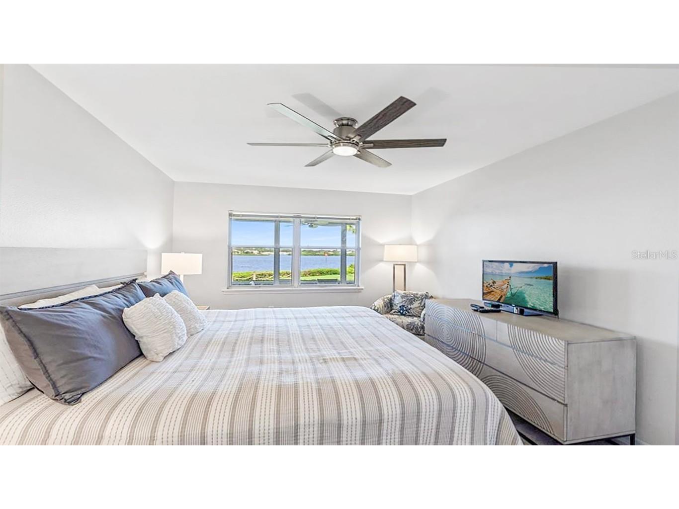 1360 Siesta Bayside Drive #1360-D Sarasota FL 34242 A4588739 image15