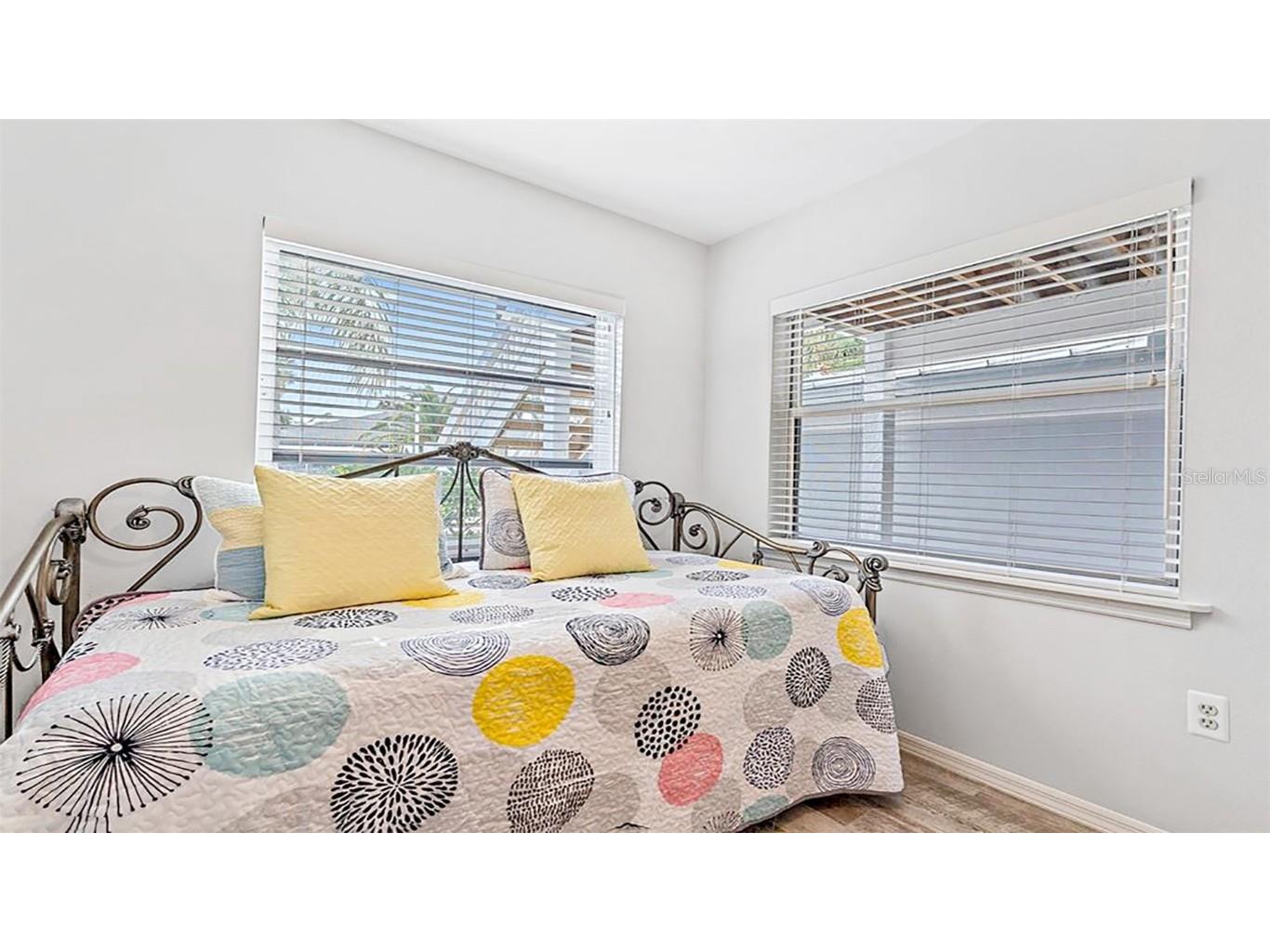 1360 Siesta Bayside Drive #1360-D Sarasota FL 34242 A4588739 image17