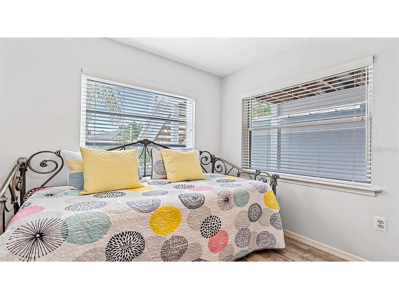 1360 Siesta Bayside Drive #1360-D Sarasota FL 34242 A4588739 image18