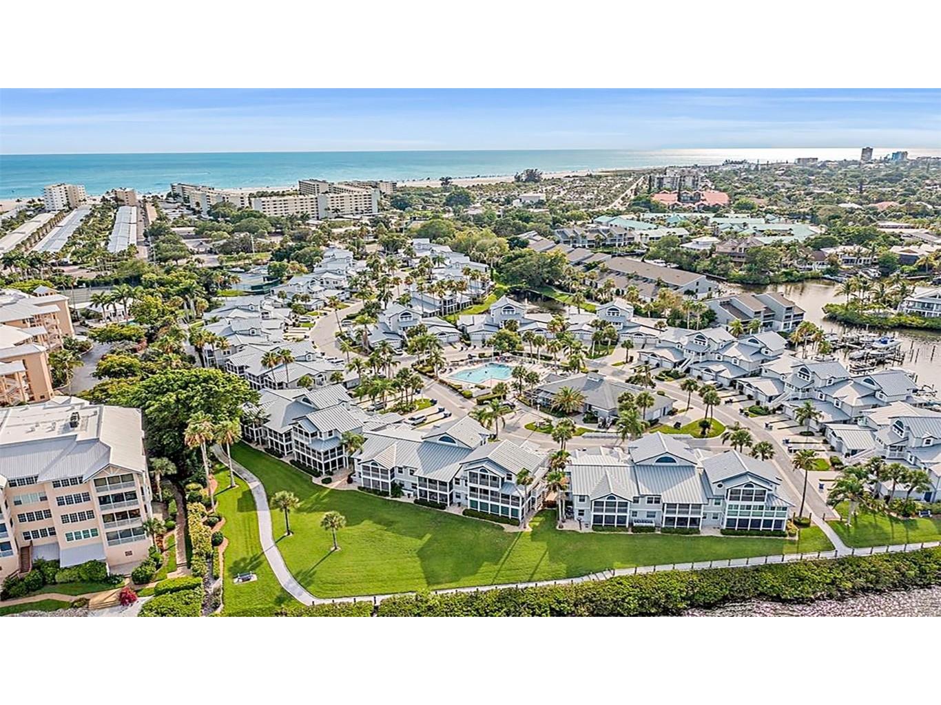 1360 Siesta Bayside Drive #1360-D Sarasota FL 34242 A4588739 image21