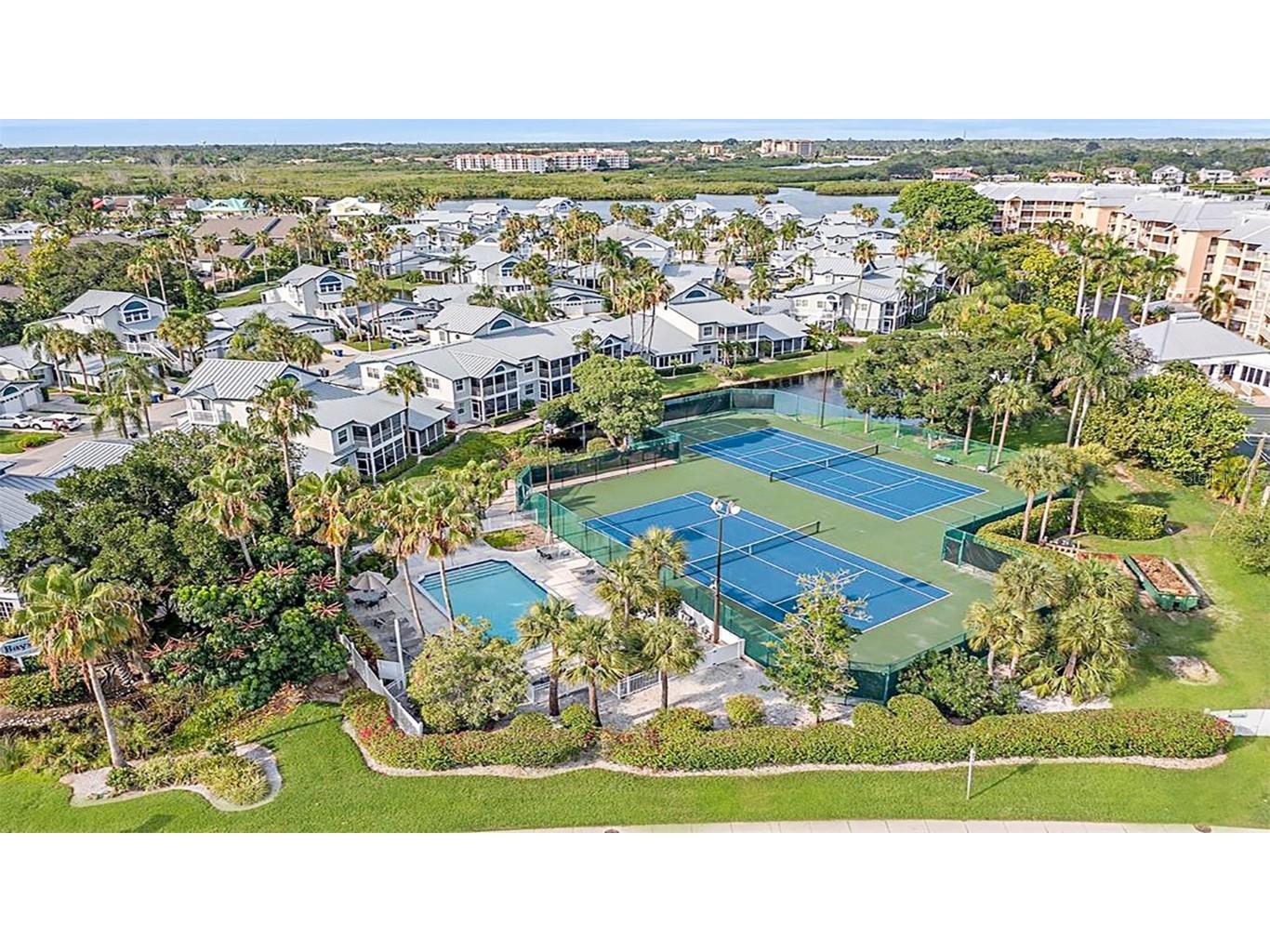 1360 Siesta Bayside Drive #1360-D Sarasota FL 34242 A4588739 image3