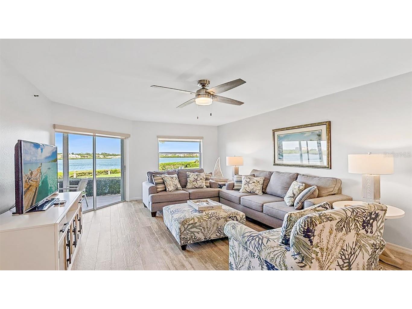 1360 Siesta Bayside Drive #1360-D Sarasota FL 34242 A4588739 image8