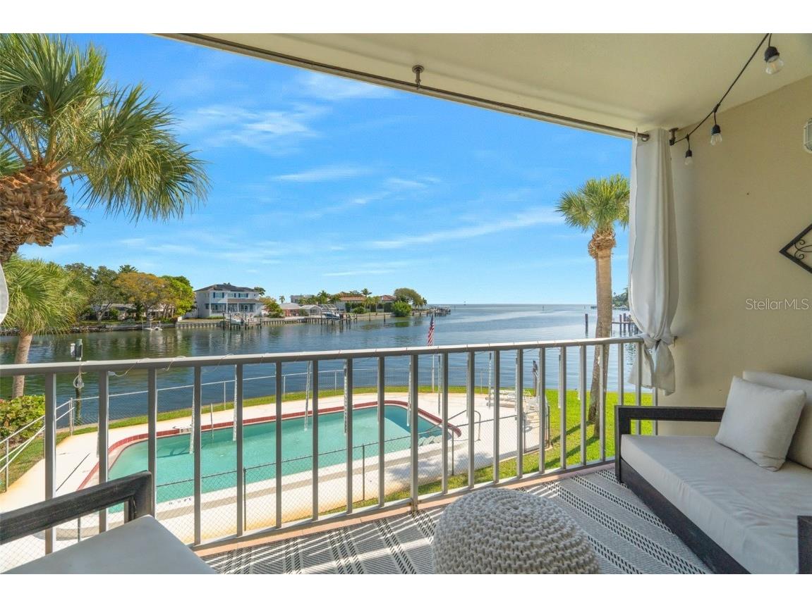 1361 Snell Isle Boulevard NE #6 Saint Petersburg FL 33704 - TAMPA BAY U8226249 image1