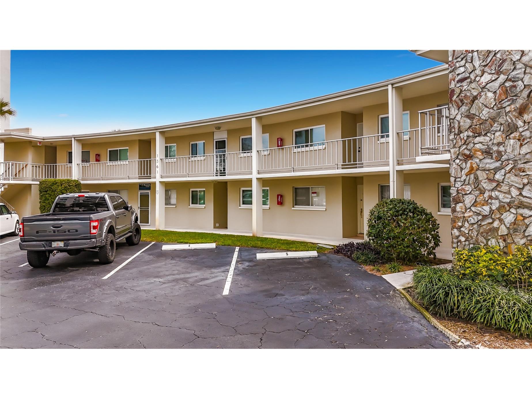 1361 Snell Isle Boulevard NE #6 Saint Petersburg FL 33704 TB8484154 image52