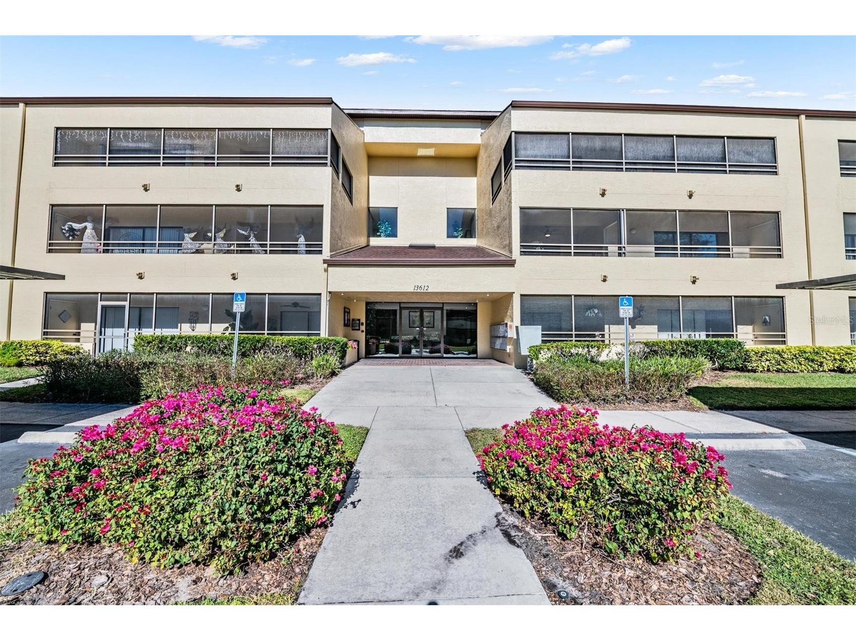 13612 S Village Drive #5212 Tampa FL 33618 TB8454146 image1