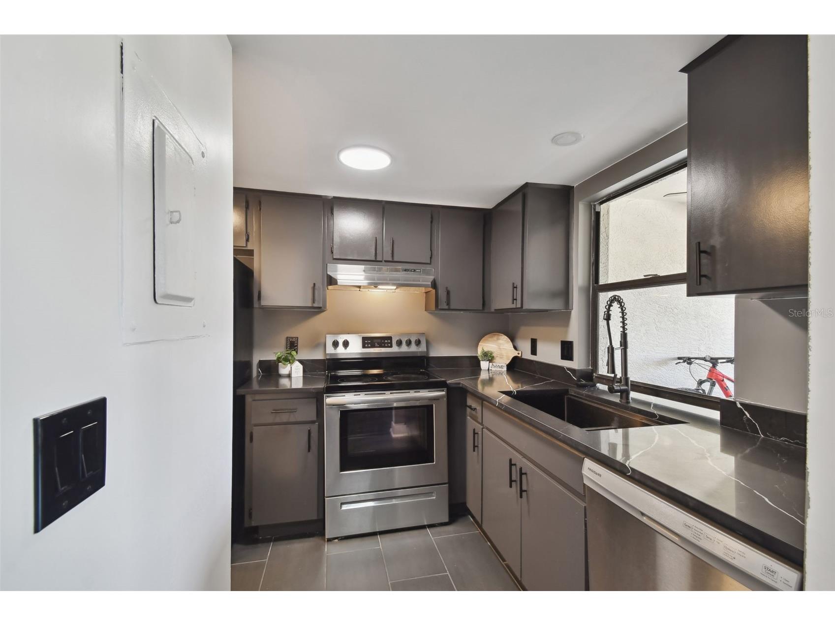 13612 S Village Drive #5311 Tampa FL 33618 TB8429497 image20