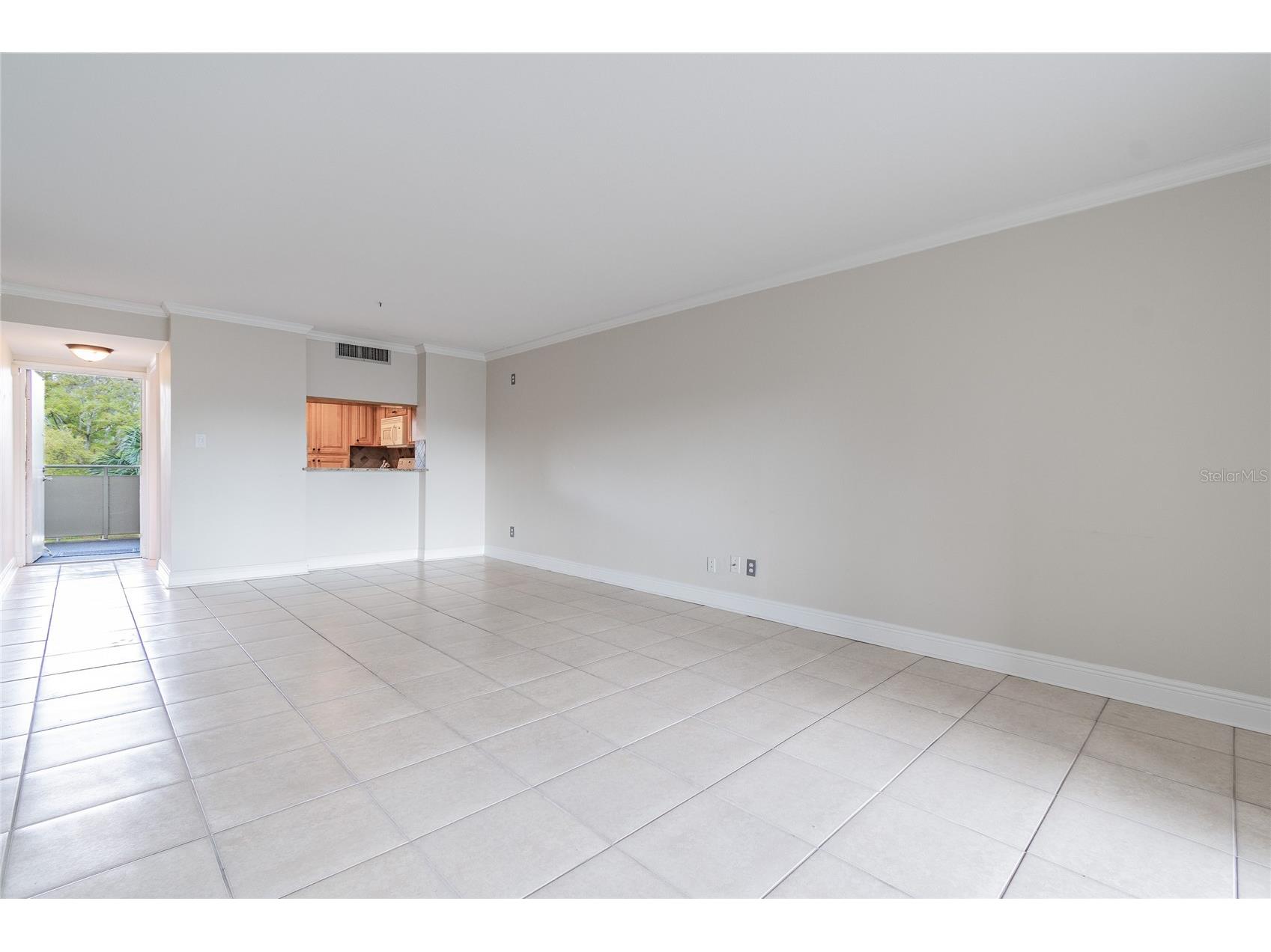 13618 Greenfield #305 Tampa FL 33618 TB8490614 image7