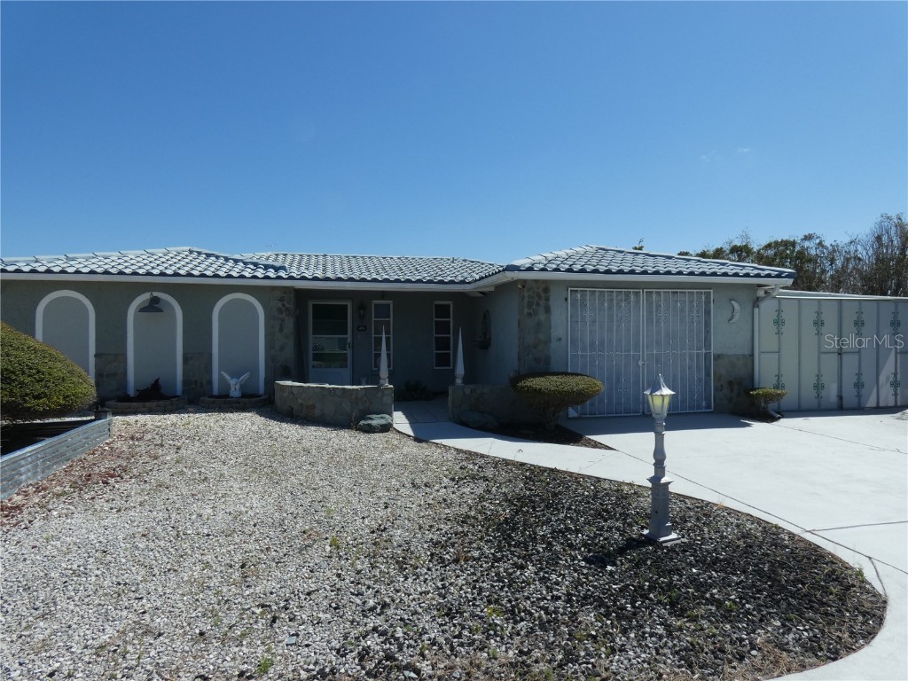 13618 Stacey Drive Hudson FL 34667 W7871553 image1