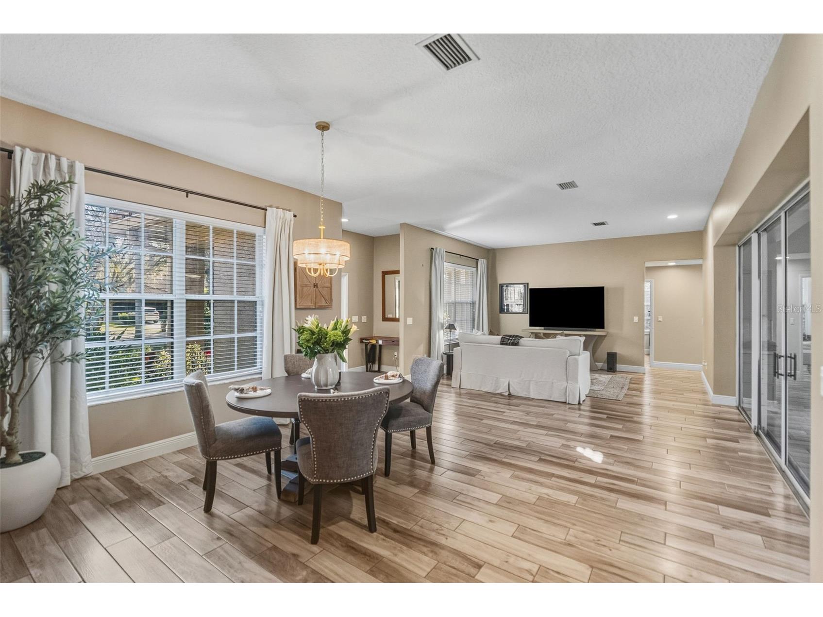 1362 E Lake Woodlands Parkway Oldsmar FL 34677 TB8467569 image6