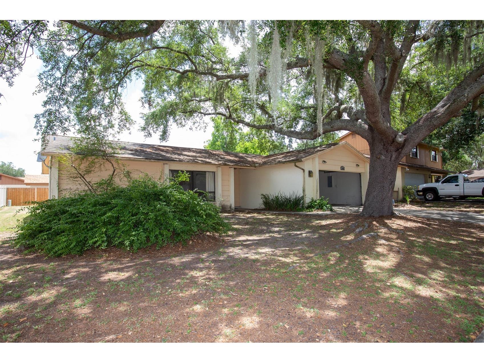 1363 Corner Oaks Drive Brandon FL 33510 TB8512059 image1