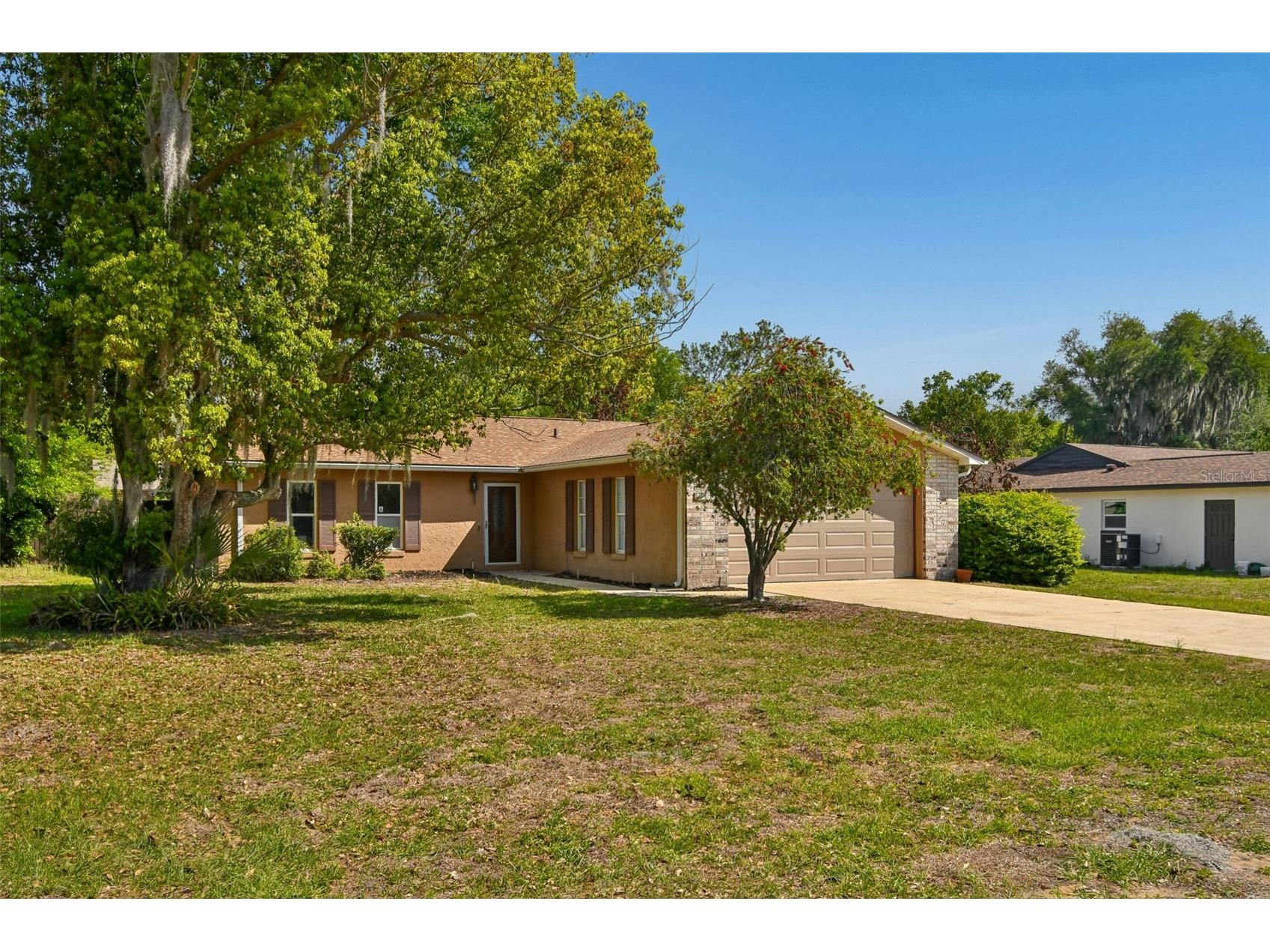13635 Berkshire Court Grand Island FL 32735 TB8491339 image1