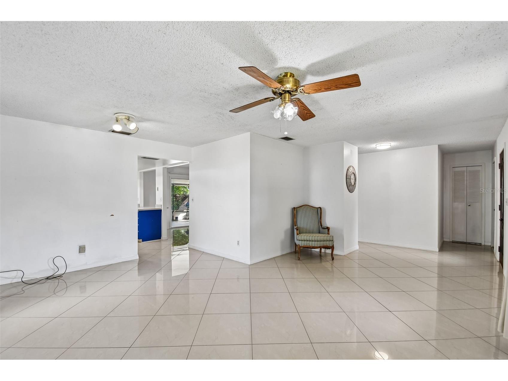 13635 Berkshire Court Grand Island FL 32735 TB8491339 image3