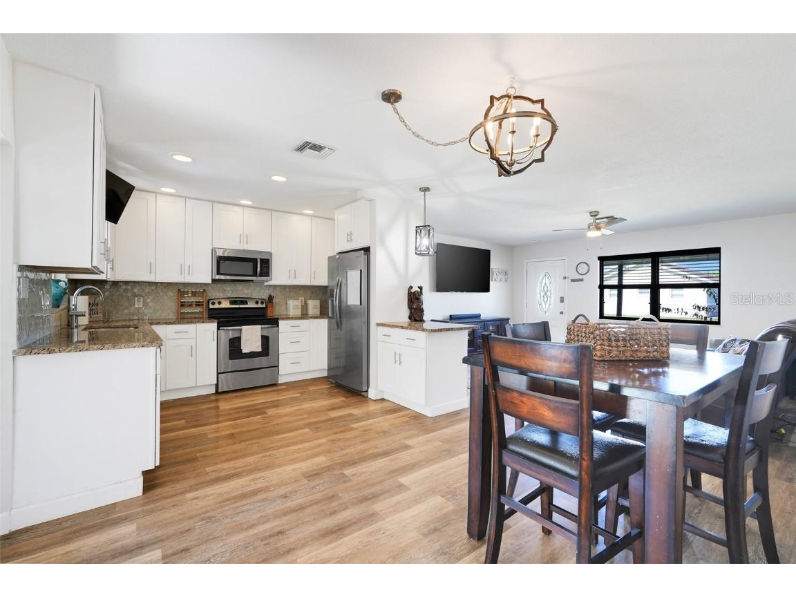 13638 Country Club Drive Tavares FL 32778 - LITTLE LAKE HARRIS O6359032 image11