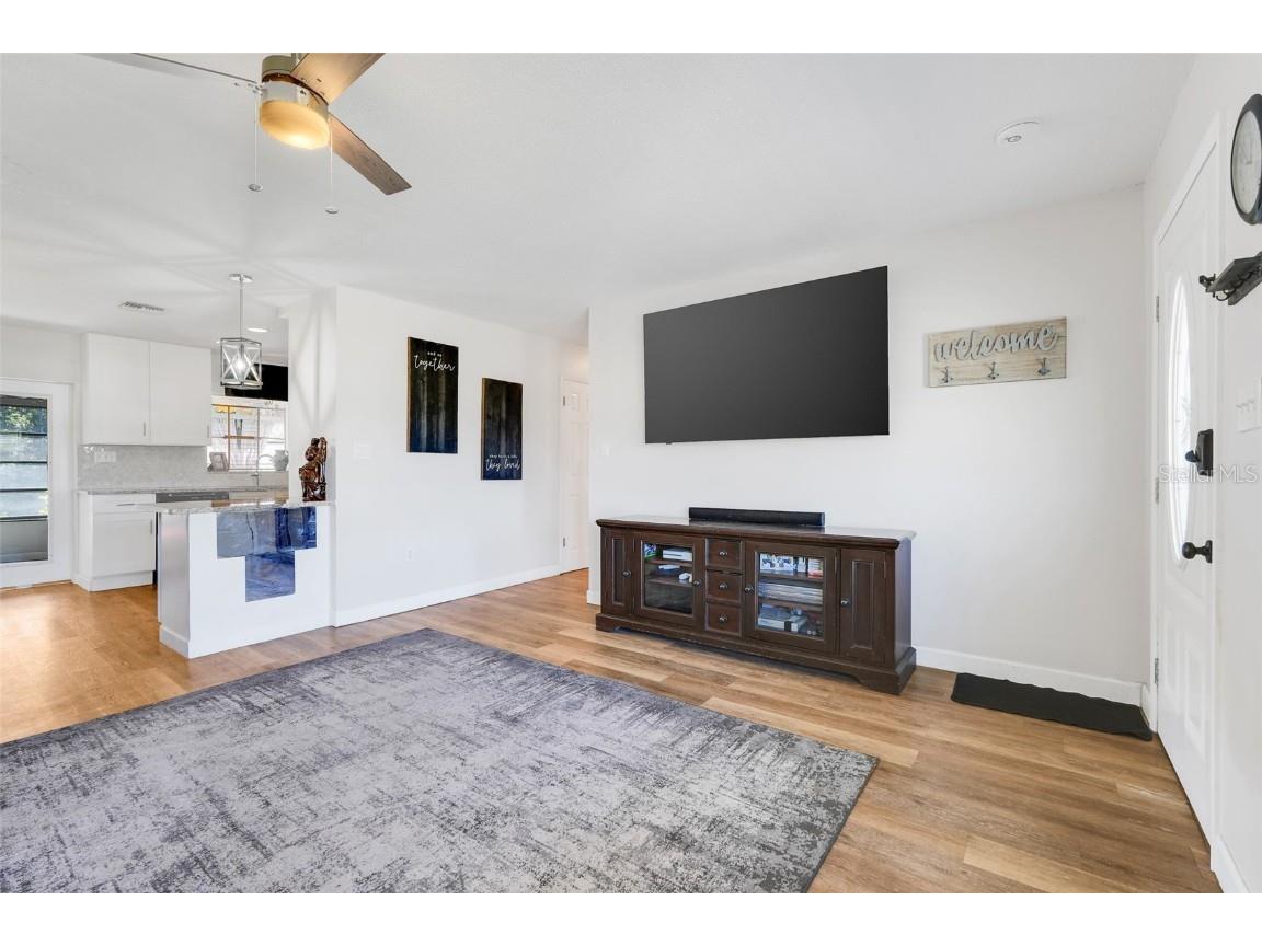 13638 Country Club Drive Tavares FL 32778 - LITTLE LAKE HARRIS O6359032 image7