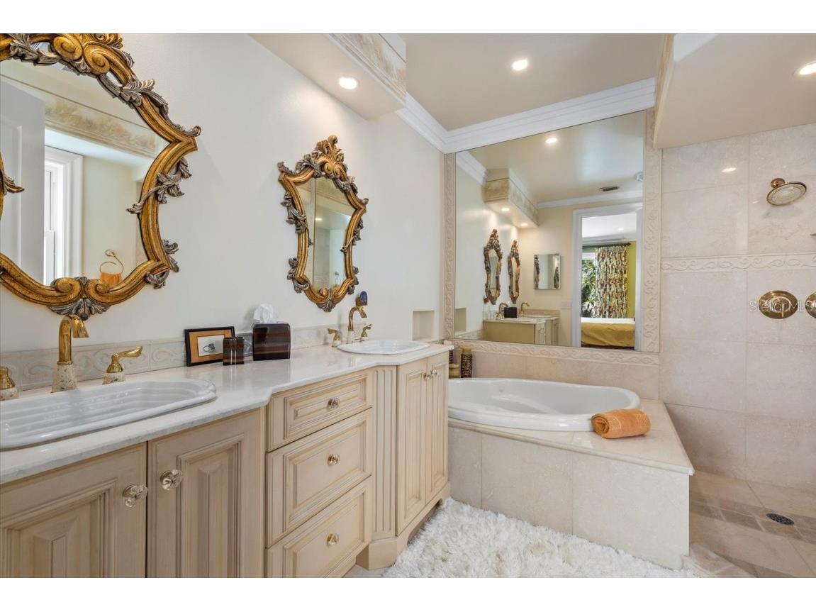 1364 Point Crisp Road Sarasota FL 34242 - LITTLE SARASOTA BAY A4643388 image38