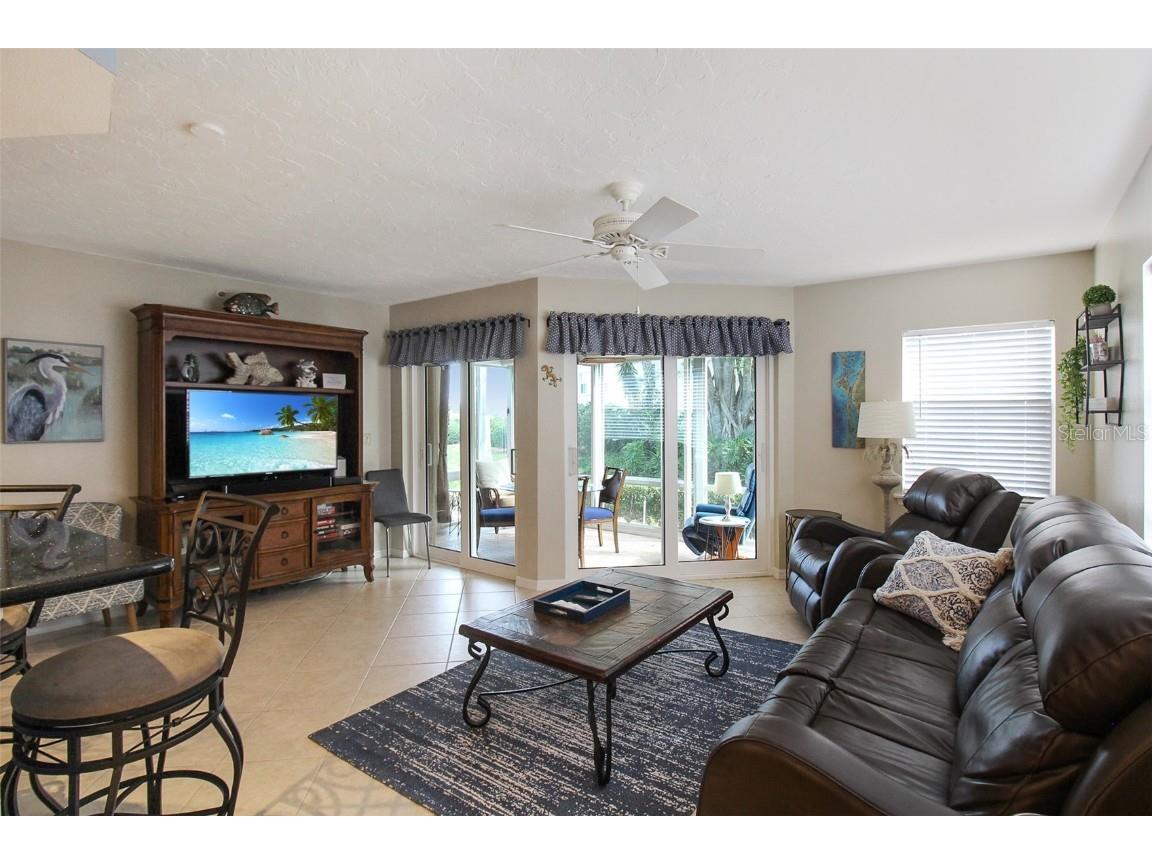 1364 Siesta Bayside Drive #1364-C Sarasota FL 34242 A4596177 image12