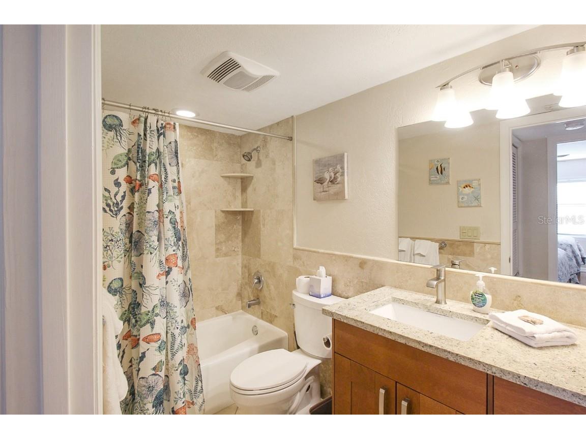 1364 Siesta Bayside Drive #1364-C Sarasota FL 34242 A4596177 image30
