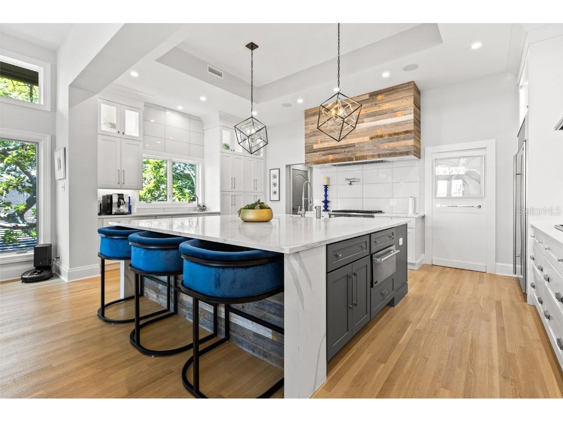 1365 Brightwaters Boulevard NE Saint Petersburg FL 33704 TB8412312 image22