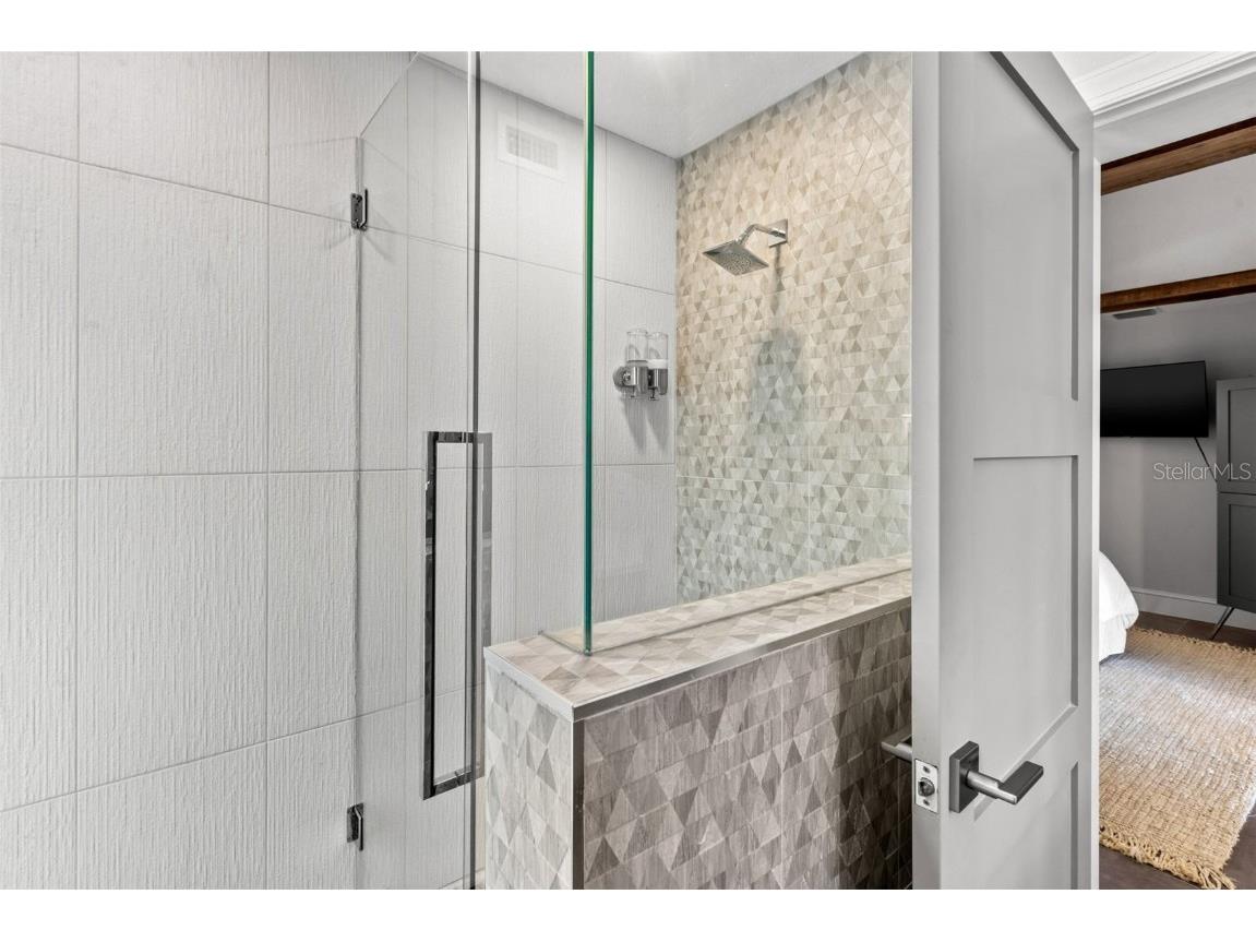 1365 Brightwaters Boulevard NE Saint Petersburg FL 33704 TB8412312 image40