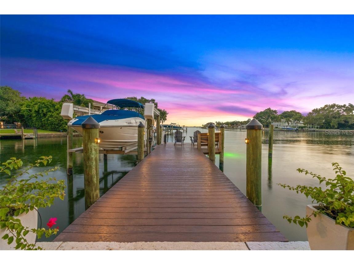 1365 Brightwaters Boulevard NE Saint Petersburg FL 33704 TB8412312 image43