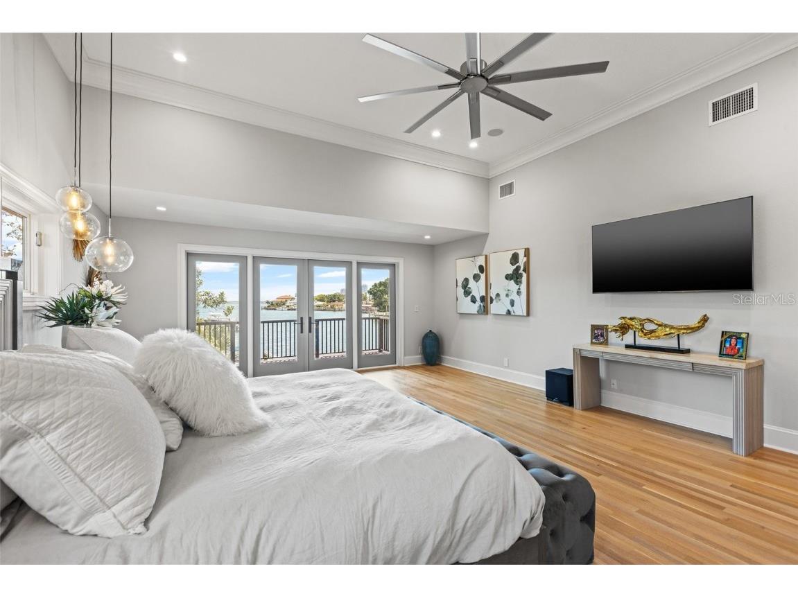 1365 Brightwaters Boulevard NE Saint Petersburg FL 33704 TB8412312 image46