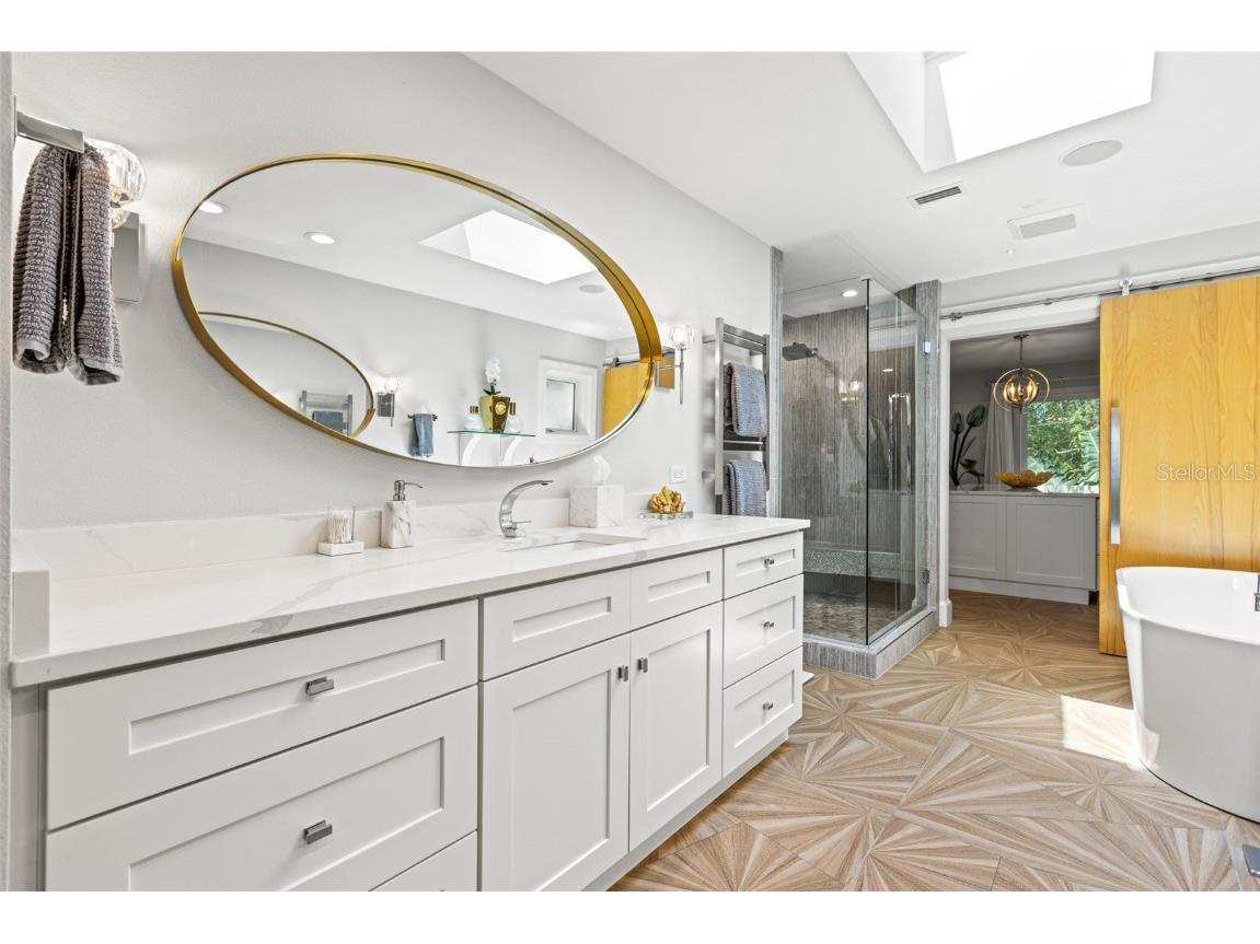 1365 Brightwaters Boulevard NE Saint Petersburg FL 33704 TB8412312 image50