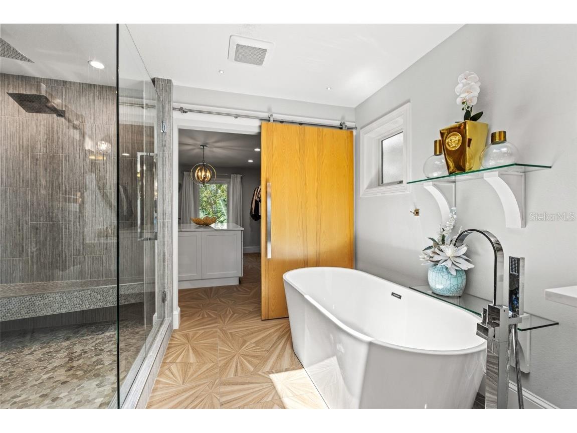 1365 Brightwaters Boulevard NE Saint Petersburg FL 33704 TB8412312 image51