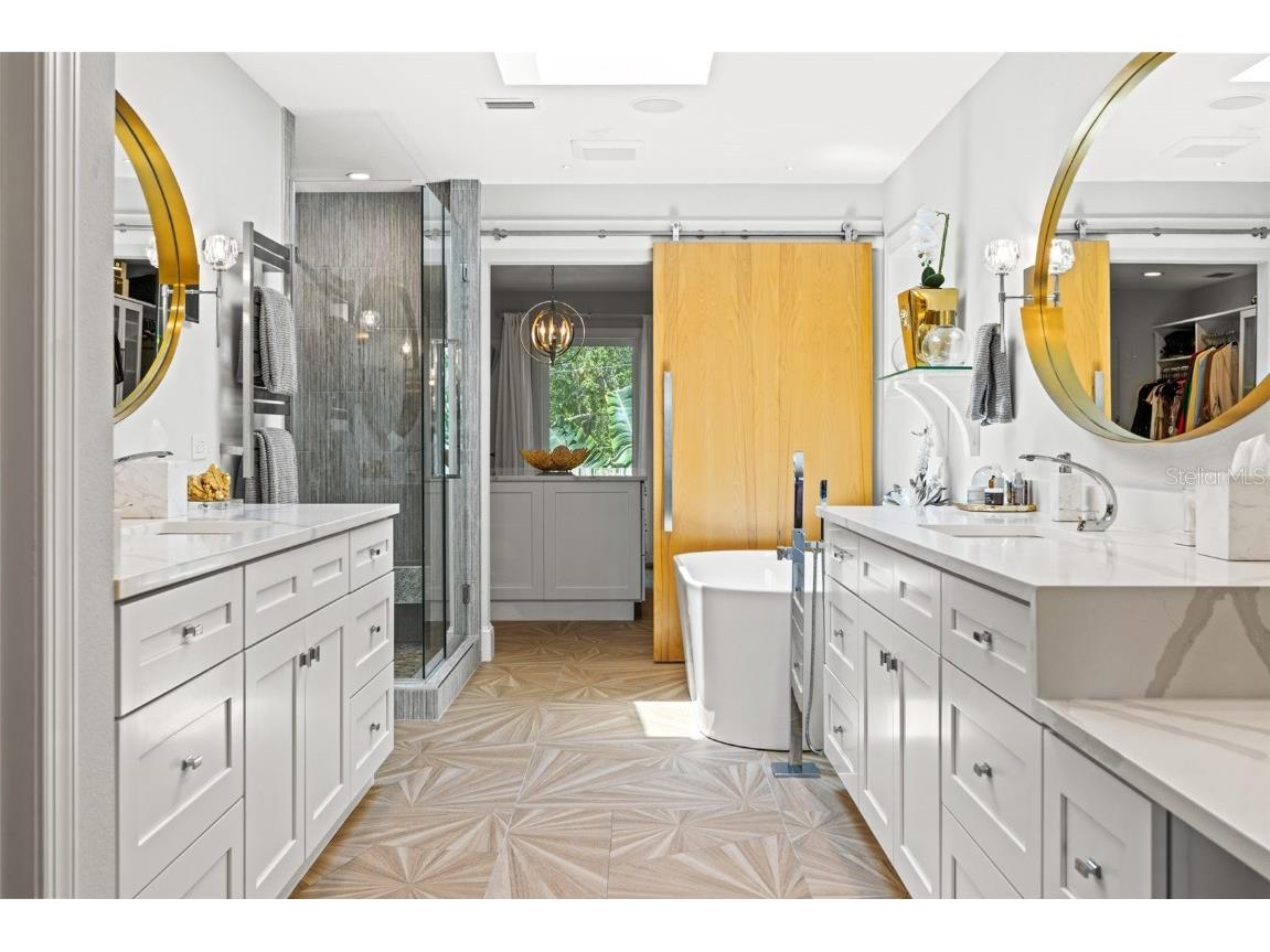 1365 Brightwaters Boulevard NE Saint Petersburg FL 33704 TB8412312 image52