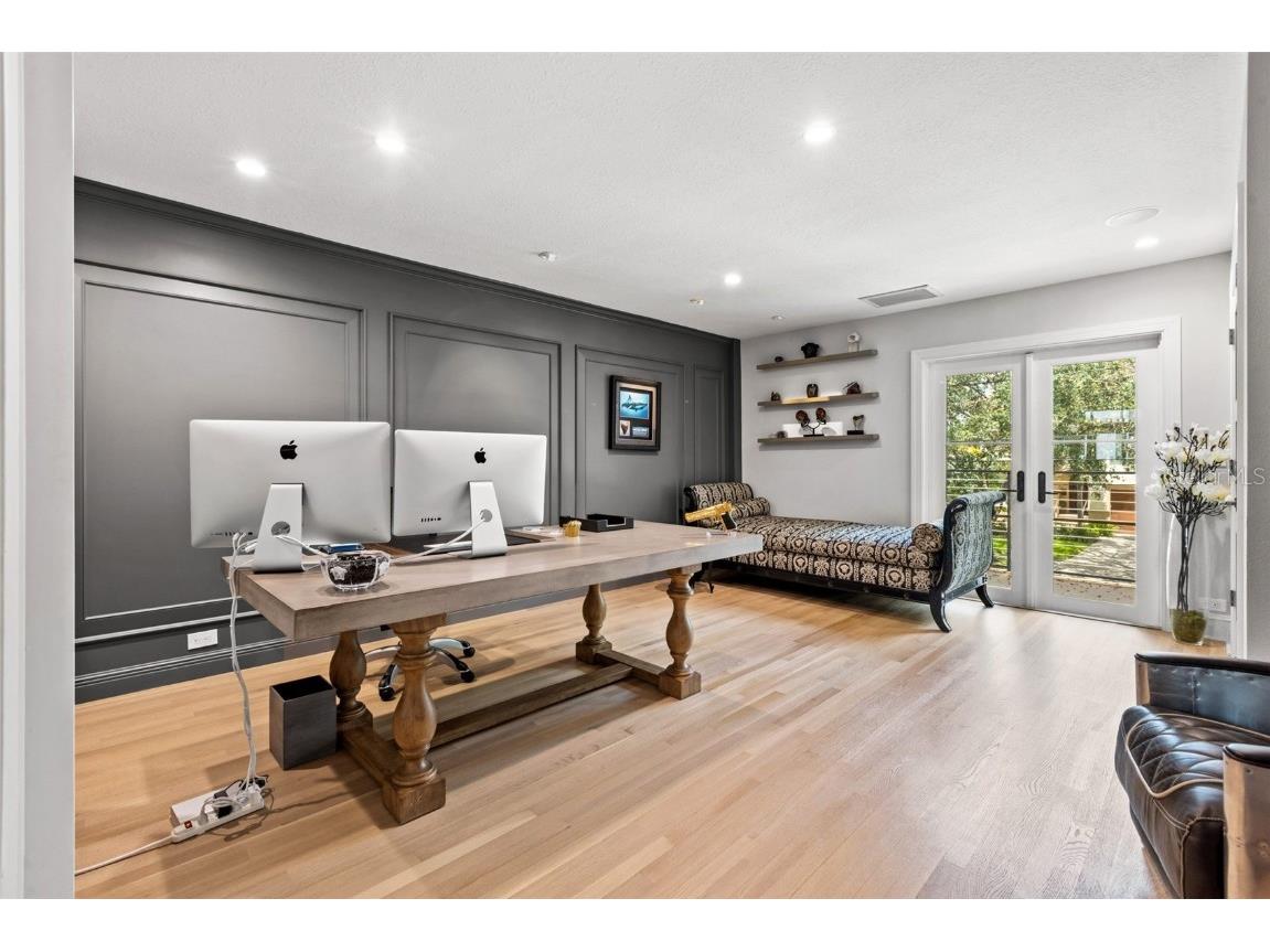 1365 Brightwaters Boulevard NE Saint Petersburg FL 33704 TB8412312 image58