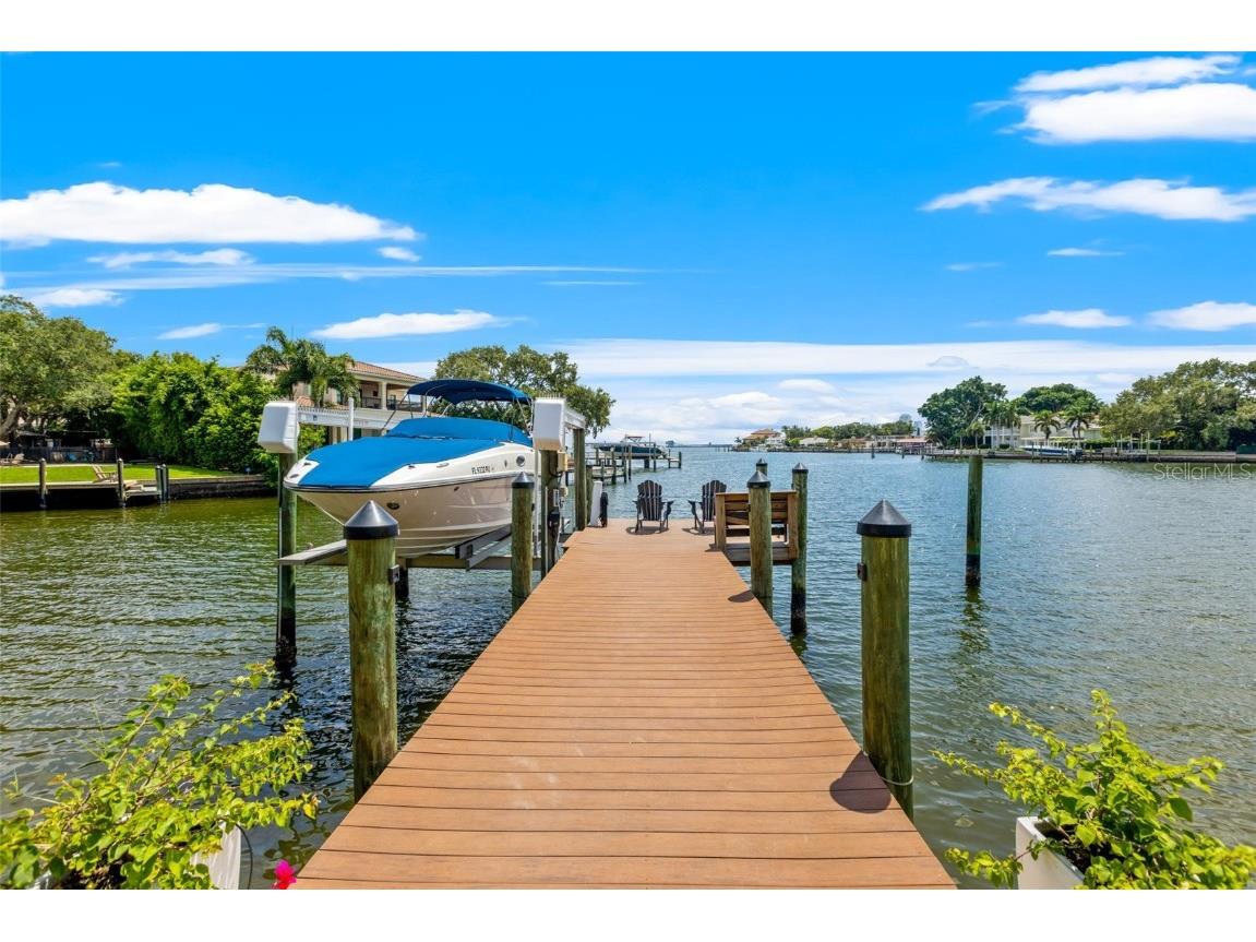 1365 Brightwaters Boulevard NE Saint Petersburg FL 33704 TB8412312 image66