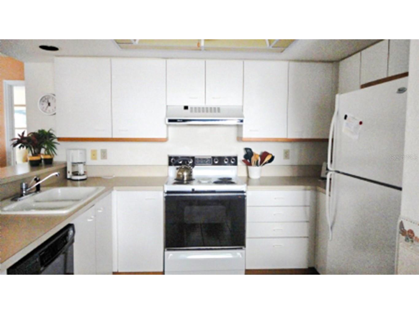 1365 Siesta Bayside Drive #1365-C Sarasota FL 34242 A4589580 image7