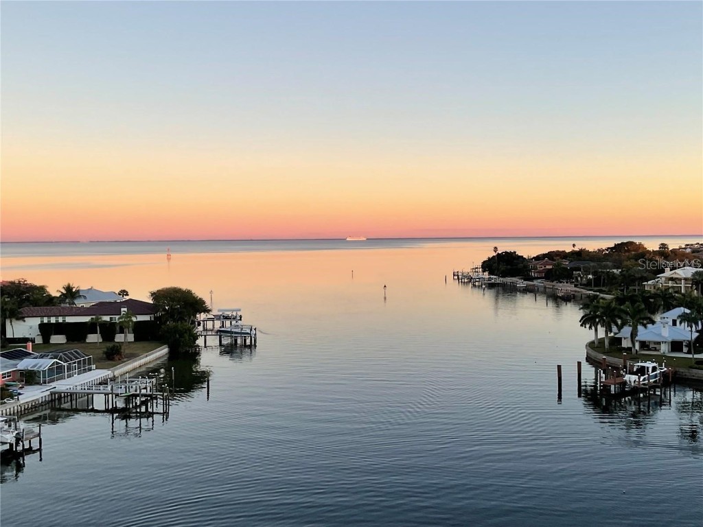 1365 Snell Isle Boulevard NE #8D Saint Petersburg FL 33704 TB8415345 image28