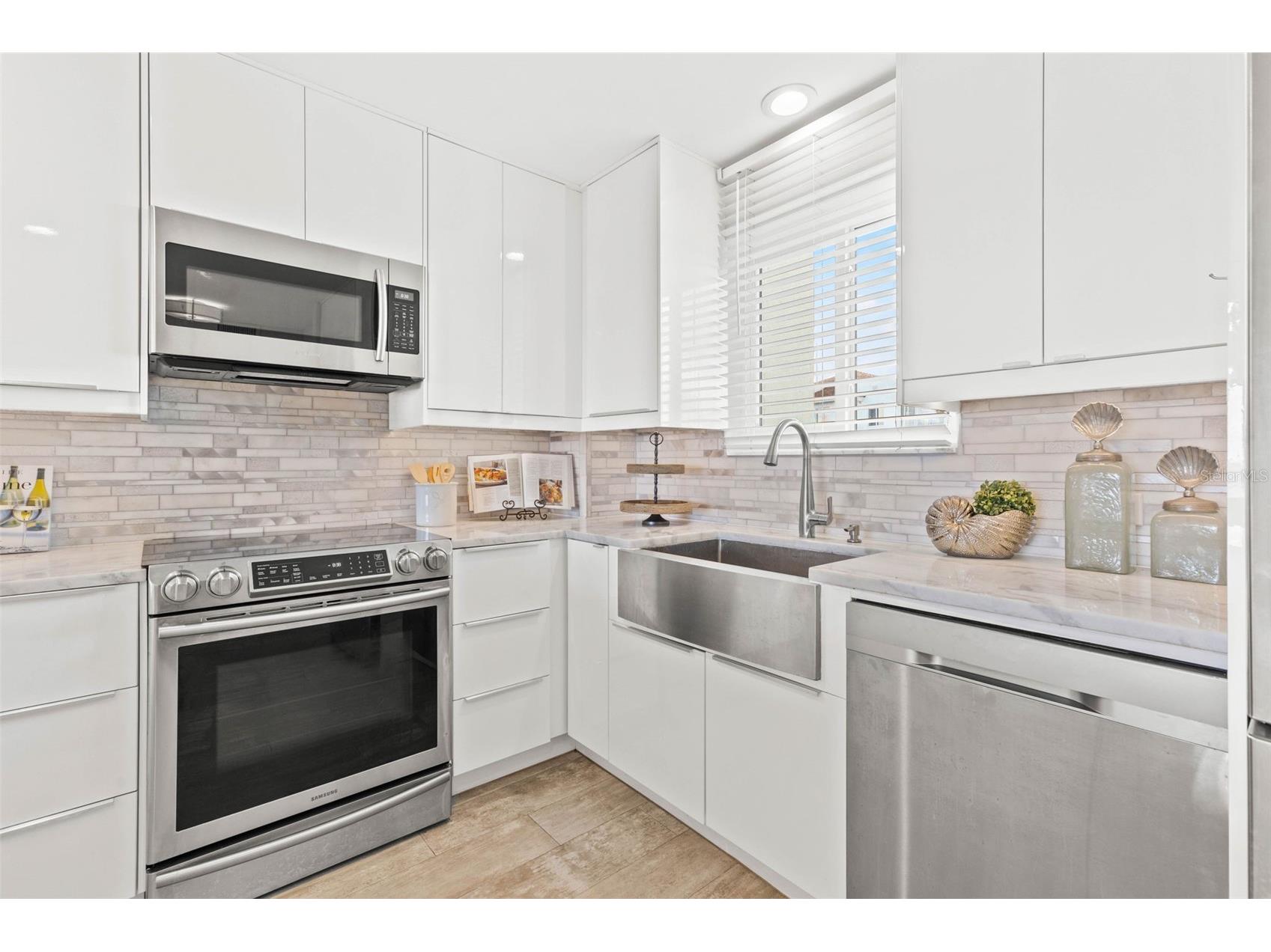 1365 Snell Isle Boulevard NE #8D Saint Petersburg FL 33704 TB8493216 image12