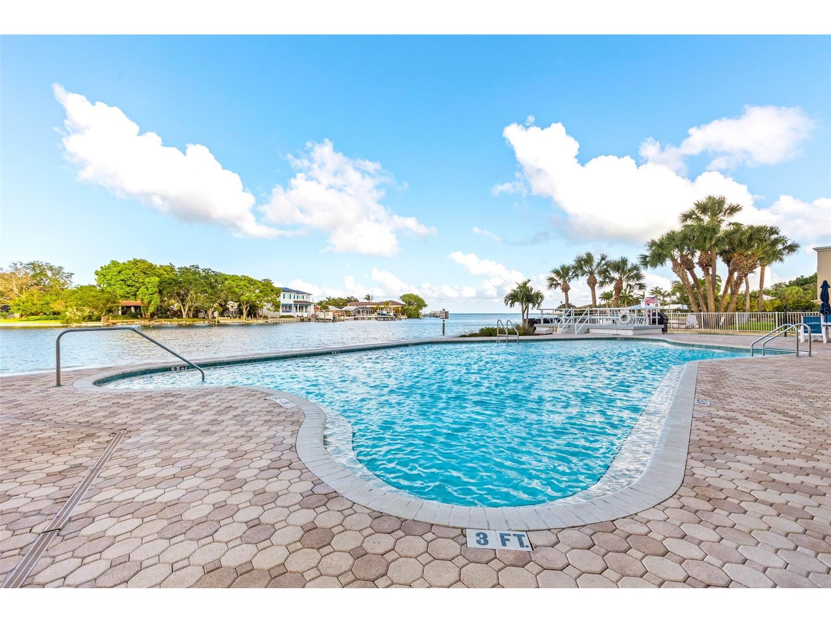 1365 Snell Isle Boulevard NE #8D Saint Petersburg FL 33704 TB8493216 image24