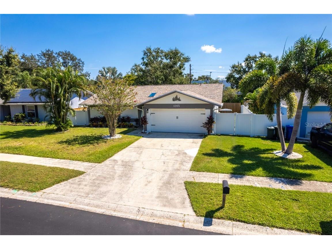 1365 Winding Brook Way Dunedin FL 34698 TB8432999 image1