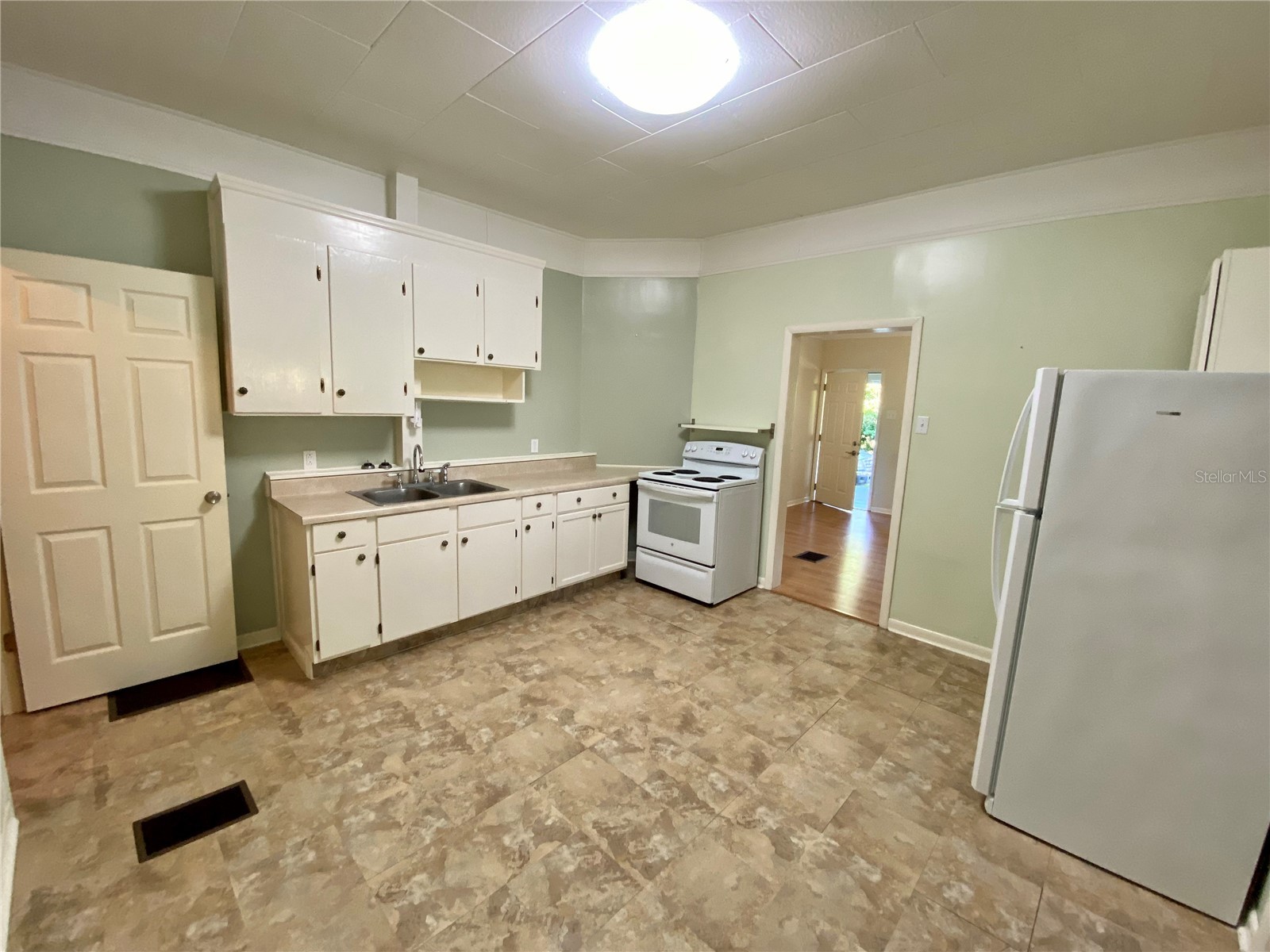 13650 5th Street Dade City FL 33525 TB8521092 image9