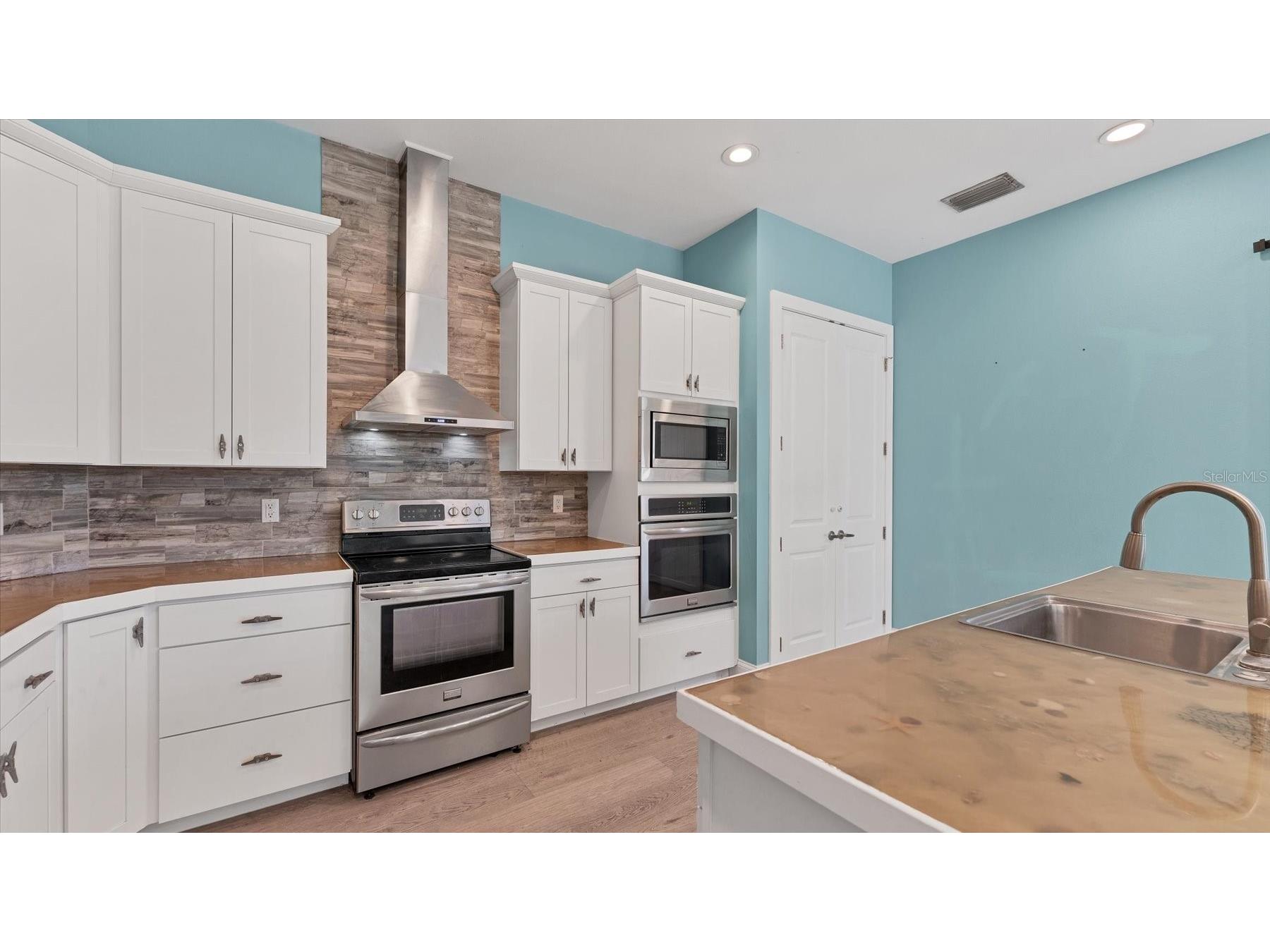 13653 Heritage Way Sarasota FL 34240 A4680573 image15