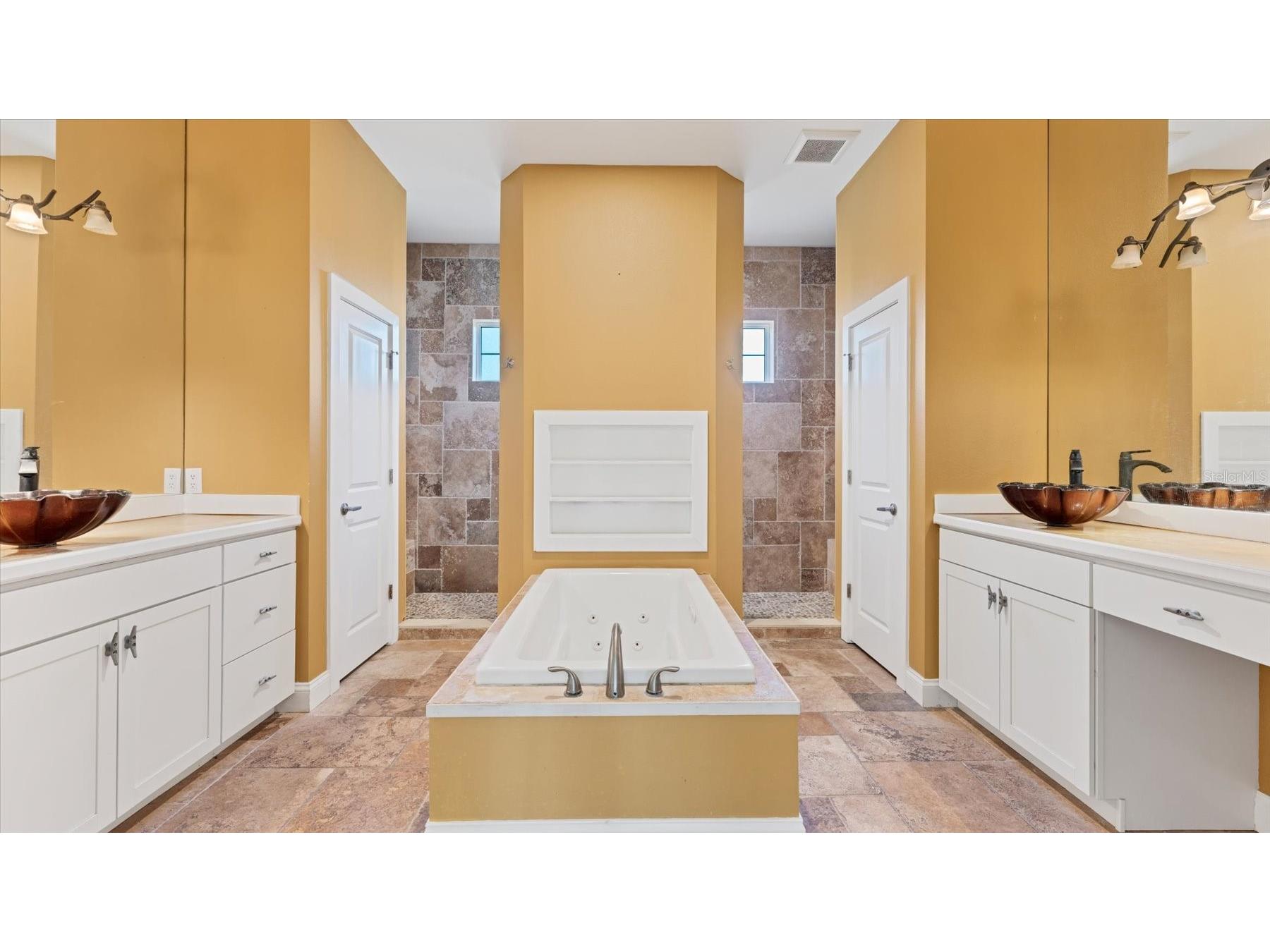 13653 Heritage Way Sarasota FL 34240 A4680573 image19