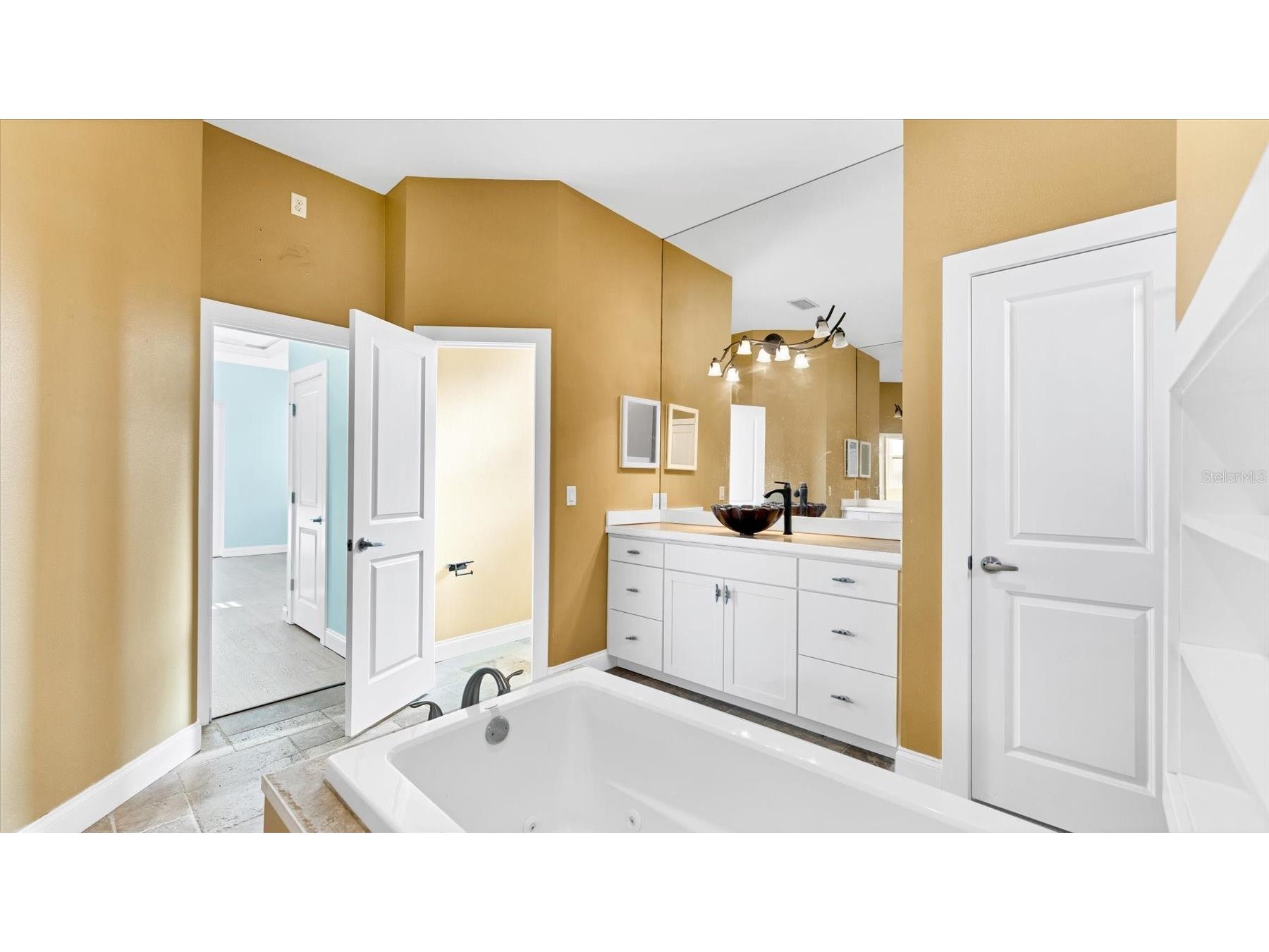 13653 Heritage Way Sarasota FL 34240 A4680573 image21