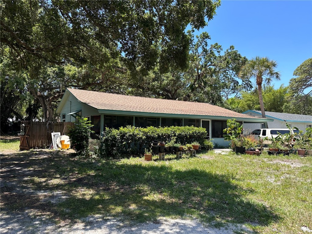 1366 44th Street Sarasota FL 34234 A4572515 image1