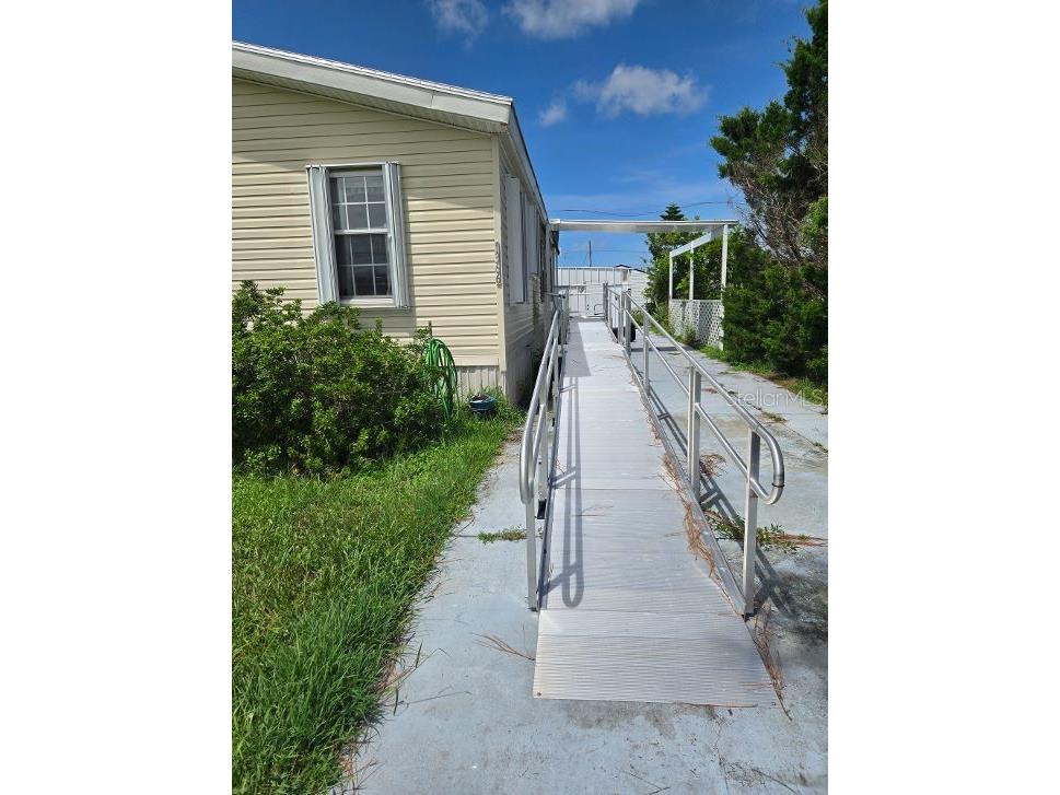 1366 Flamingo Drive Englewood FL 34224 D6143434 image1