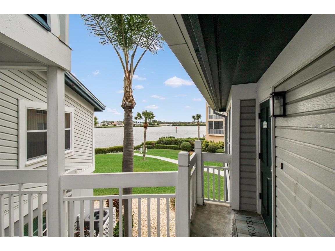 1366 Siesta Bayside Drive #1366-F Sarasota FL 34242 A4598685 image10