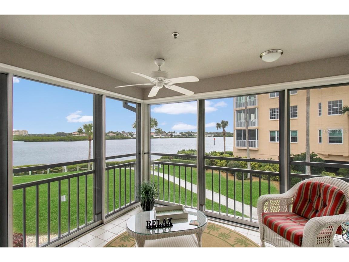 1366 Siesta Bayside Drive #1366-F Sarasota FL 34242 A4598685 image16