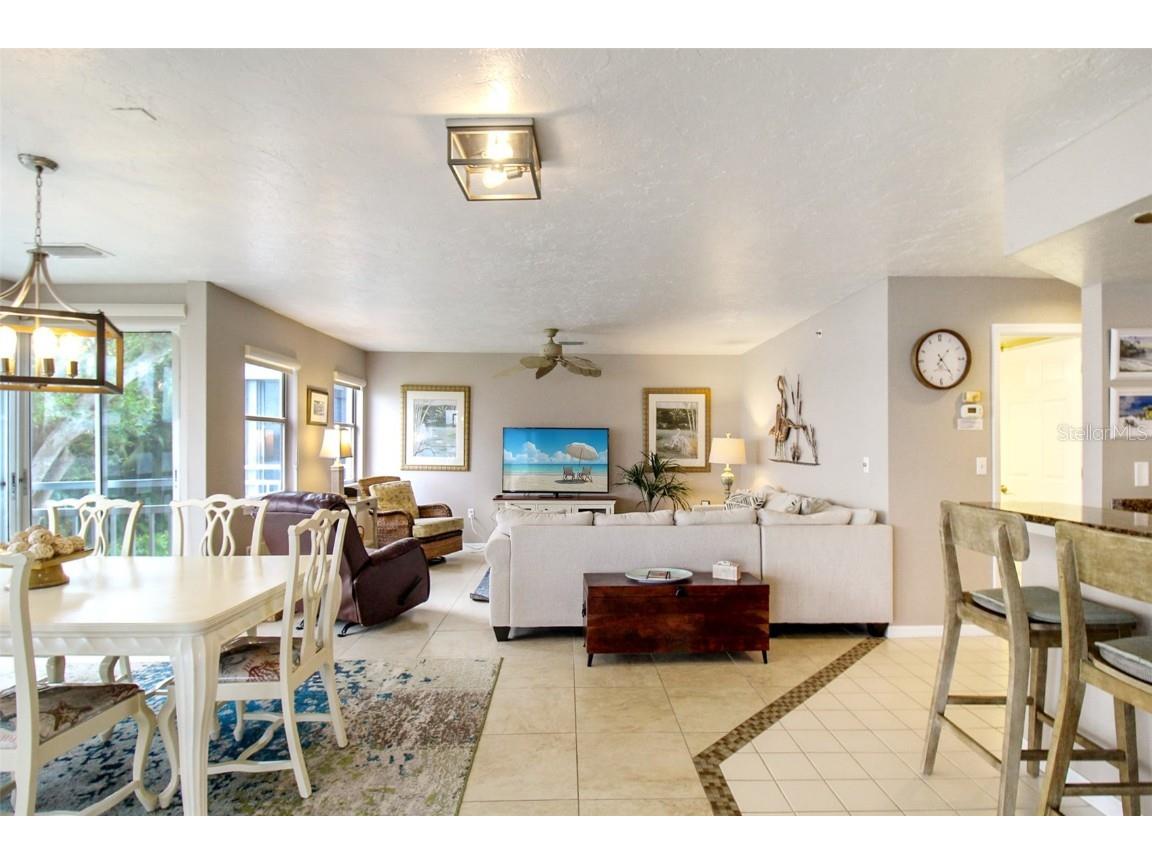 1366 Siesta Bayside Drive #1366-F Sarasota FL 34242 A4598685 image19