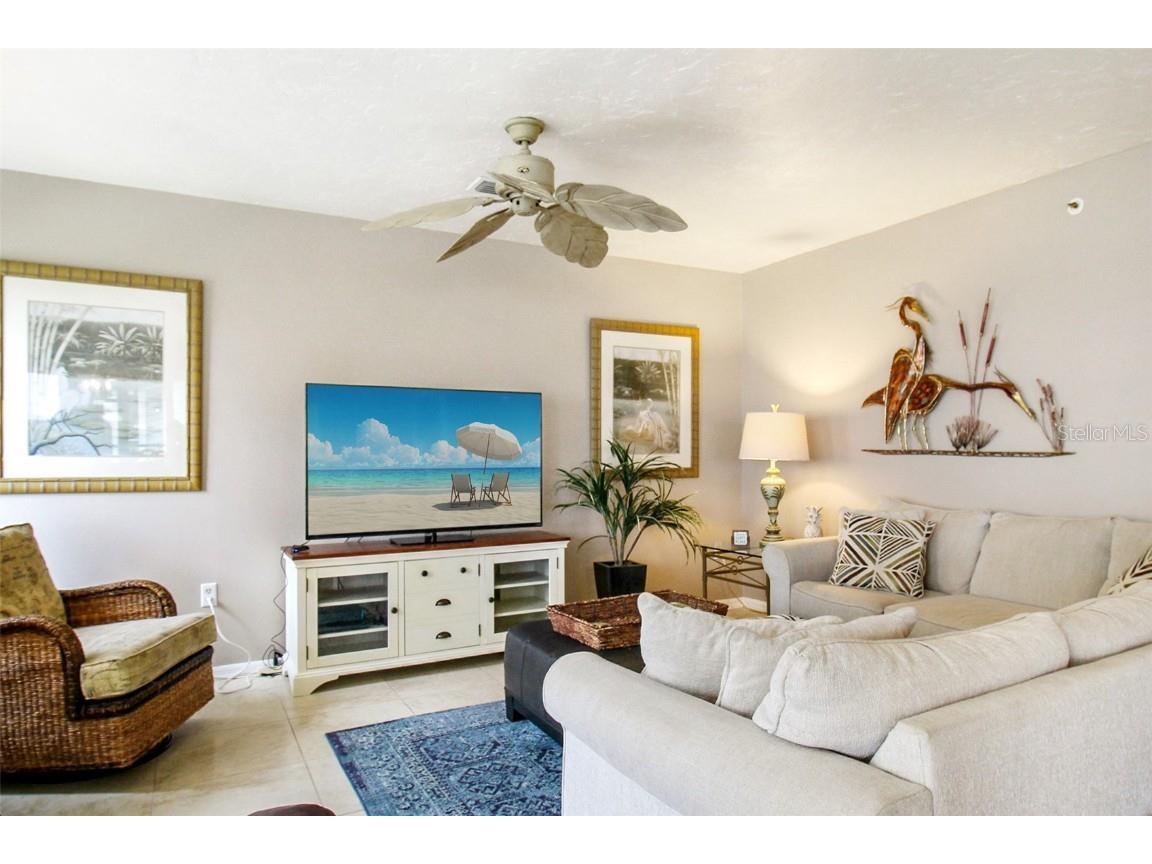 1366 Siesta Bayside Drive #1366-F Sarasota FL 34242 A4598685 image20
