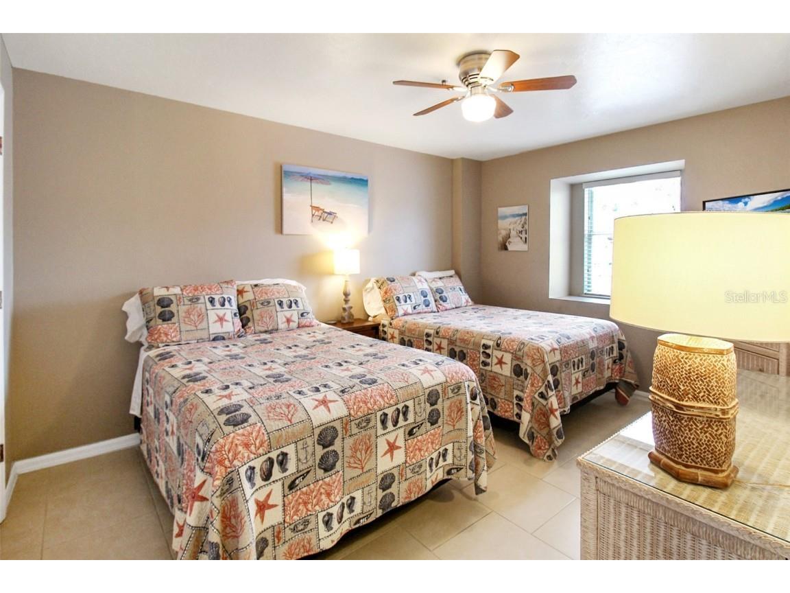 1366 Siesta Bayside Drive #1366-F Sarasota FL 34242 A4598685 image26